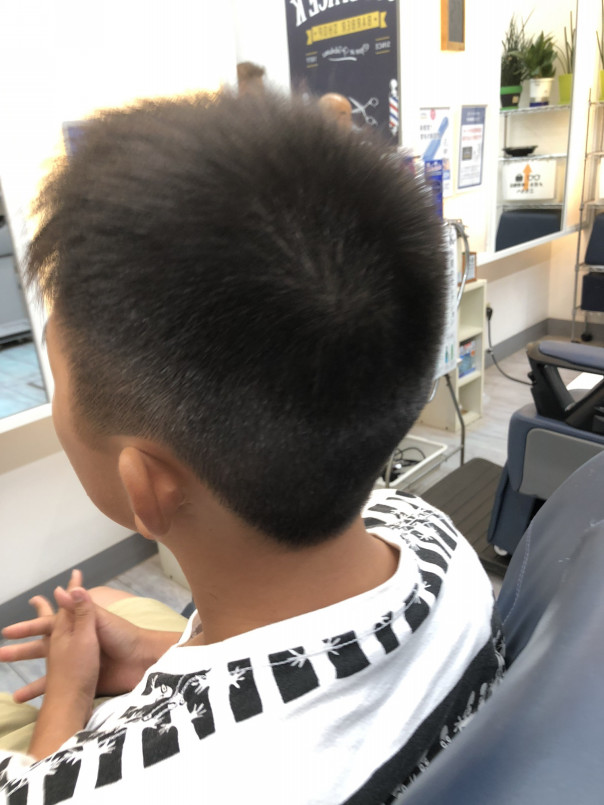 中学生 周り6mmのスポーツショート カットスペース ｋ ｰ Barber Shop 横浜市港南区の理容室 上永谷と下永谷の中間地にある理髪店です フェードカットやスキンフェードなどのメンズカットに定評あり 駐車場２台分完備