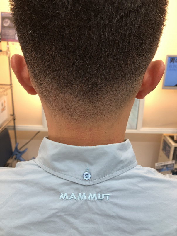 くせ毛と逆毛を抑えたカット フェードカット バックスタイル カットスペース K Barber Shop 横浜市港南区の理容室 上永谷と下永谷の中間地にある理髪店です フェードカットやスキンフェードなどのメンズカットに定評あり 駐車場2台分完備 くせ毛と逆毛を抑えたカット フェードカット バックスタイル カットスペース K Barber Shop 横浜市港南区の理容室 上永谷と下永谷の中間地にある理髪店です フェードカットやスキンフェードなどのメンズカットに定評あり 駐車場2台分完備