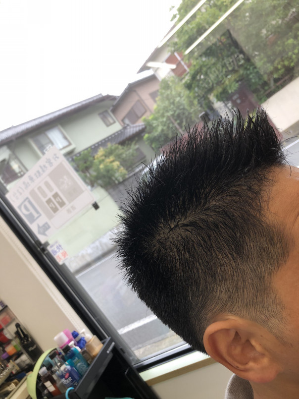 ソフトモヒカン フェードカット グレージェル カットスペース K Barber Shop 横浜市港南区の理容室 上永谷と下永谷の中間地にある理髪店です フェードカットやスキンフェードなどのメンズカットに定評あり 駐車場２台分完備