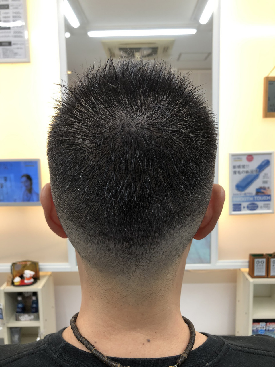 前髪も刈り上げるおしゃれボウズ カットスペース K 横浜市港南区の理容室 上永谷と下永谷の中間地にある理髪店です 駐車場２台分完備