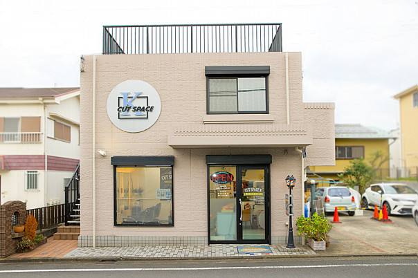 アクセス カットスペース ｋ ｰ Barber Shop 横浜市港南区の理容室 上永谷と下永谷の中間地にある理髪店です フェードカットやスキンフェードなどのメンズカットに定評あり 駐車場２台分完備