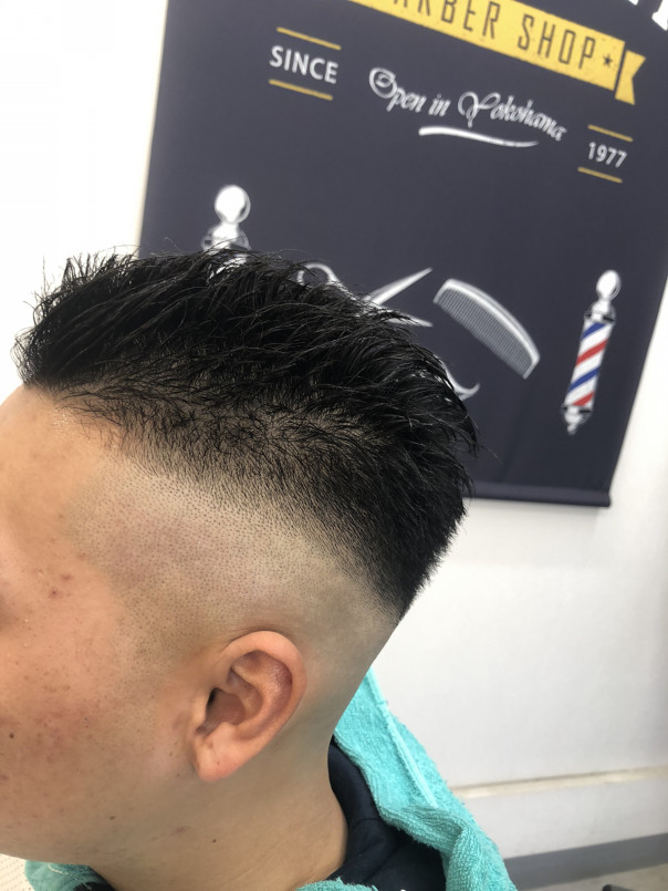 スキンフェード ハードパート ポンパドールとソフトモヒカンの融合 カットスペース K Barber Shop 横浜市港南区の理容室 上永谷と下永谷の中間地にある理髪店です フェードカットやスキンフェードなどのメンズカットに定評あり 駐車場２台分完備