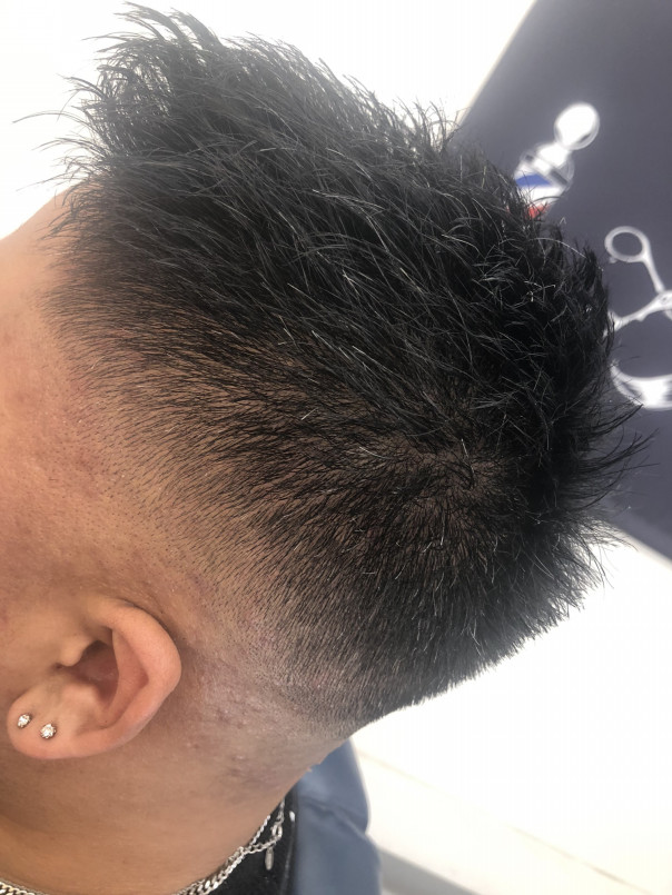 スキンフェード ランダムな毛束のジェットモヒカン カットスペース K Barber Shop 横浜市港南区の理容室 上永谷と下永谷の中間地にある理髪店です フェードカットやスキンフェードなどのメンズカットに定評あり 駐車場２台分完備