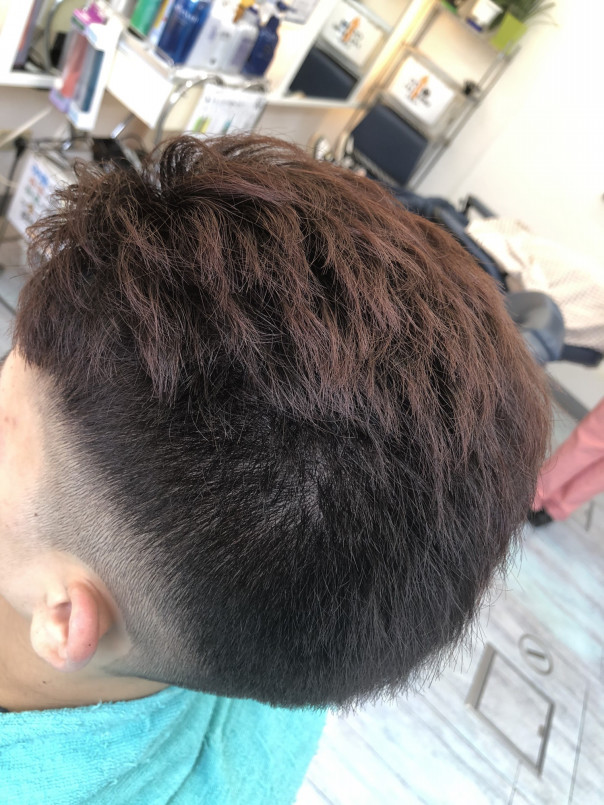 ヘアカラー ローズブラウン フェードカット カットスペース k ー Barber Shop 横浜市港南区の理容室 上永谷と下永谷の中間地にある理髪店です フェードカットやスキンフェードなどのメンズカットに定評あり 駐車場2台分完備 ヘアカラー ローズブラウン フェードカット カットスペース k ー Barber Shop 横浜市港南区の理容室 上永谷と下永谷の中間地にある理髪店です フェードカットやスキンフェードなどのメンズカットに定評あり 駐車場2台分完備