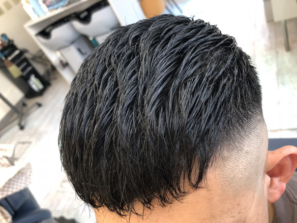 スキンフェード クロップから伸ばし中のお客様 Barberスタイル カットスペース K Barber Shop 横浜市港南区の理容室 上永谷と下永谷の中間地にある理髪店です フェードカットやスキンフェードなどのメンズカットに定評あり 駐車場２台分完備