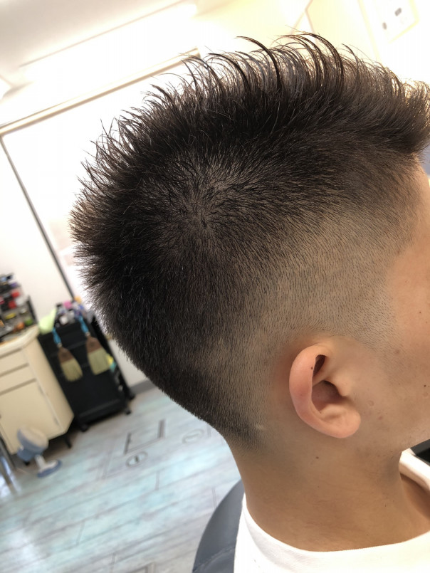 アシンメトリーなフェードカット ネオ震災刈り カットスペース K Barber Shop 横浜市港南区の理容室 上永谷と下永谷の中間地にある理髪店です フェードカットやスキンフェードなどのメンズカットに定評あり 駐車場２台分完備