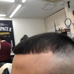 クロップスタイル ページ1 カットスペース K Barber Shop 横浜市港南区の理容室 上永谷と下永谷の中間地にある理髪店です フェードカットやスキンフェードなどのメンズカットに定評あり 駐車場２台分完備