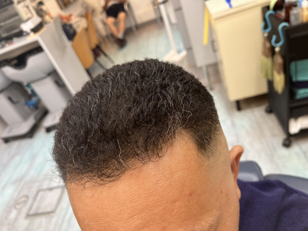 これぞ男の パンチパーマ 4mm ハード スキンフェード Barber Style バーバースタイル カットスペース ｋ ｰ Barber Shop 横浜市港南区の理容室 上永谷と下永谷の中間地にある理髪店です フェードカットやスキンフェードなどのメンズカットに定評あり 駐車場２台