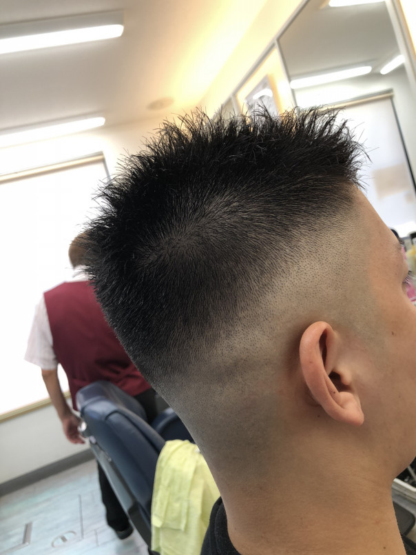 記録しておいたスマホよりオーダー スキンフェード ショートスパイキー Barberスタイル カットスペース K Barber Shop 横浜市港南区の理容室 上永谷と下永谷の中間地にある理髪店です フェードカットやスキンフェードなどのメンズカットに定評あり 駐車場２