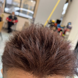 ヘアカラー 髪染め 髪色を変える カットスペース ｋ ｰ Barber Shop 横浜市港南区の理容室 上永谷と下永谷の中間地にある理髪店です フェードカットやスキンフェードなどのメンズカットに定評あり 駐車場２台分完備