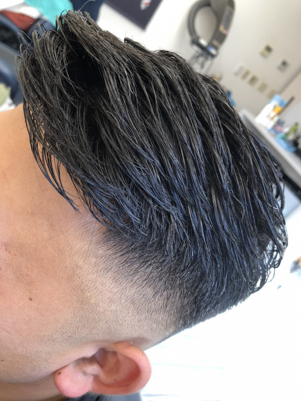 ウルフバランスの刈り上げからしっかり目のフェードカットに ハードパート Barberスタイルポンパドール カットスペース K Barber Shop 横浜市港南区の理容室 上永谷と下永谷の中間地にある理髪店です フェードカットやスキンフェードなどのメンズカットに ウルフバランスの刈り上げからしっかり目のフェードカットに ハードパート Barberスタイルポンパドール カットスペース K Barber Shop 横浜市港南区の理容室 上永谷と下永谷の中間地にある理髪店です フェードカットやスキンフェードなどのメンズカットに