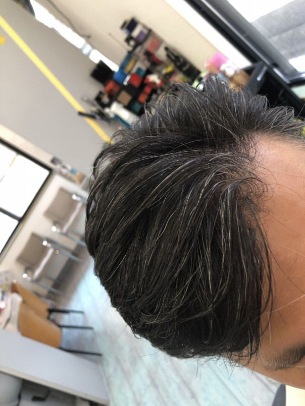 メンズ ツーブロック 分け目に即したカット バング カットスペース K Barber Shop 横浜市港南区の理容室 上永谷と下永谷の中間地にある理髪店です フェードカットやスキンフェードなどのメンズカットに定評あり 駐車場２台分完備