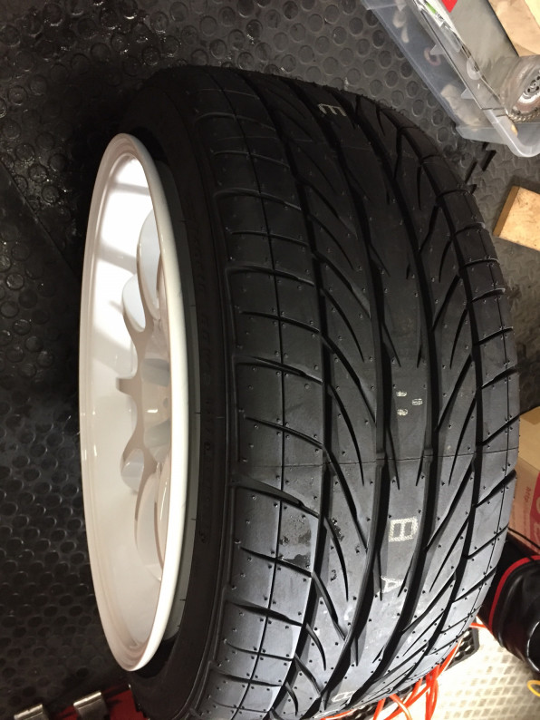 引っ張りタイヤです！〔車検通りません〕YOKOHAMA 狭く