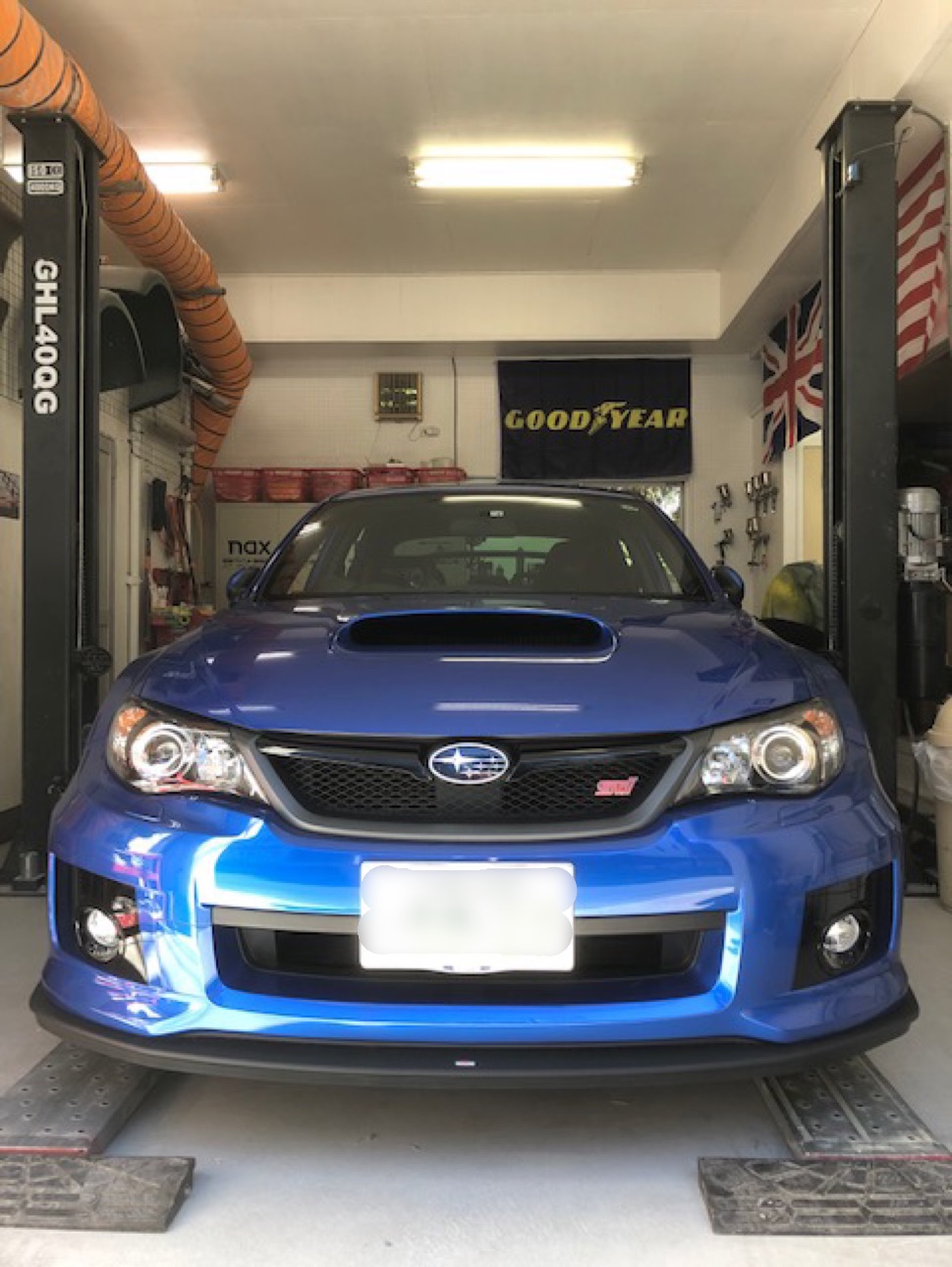 スバルWRXSTIにご利用頂きました。 Rental Garage K