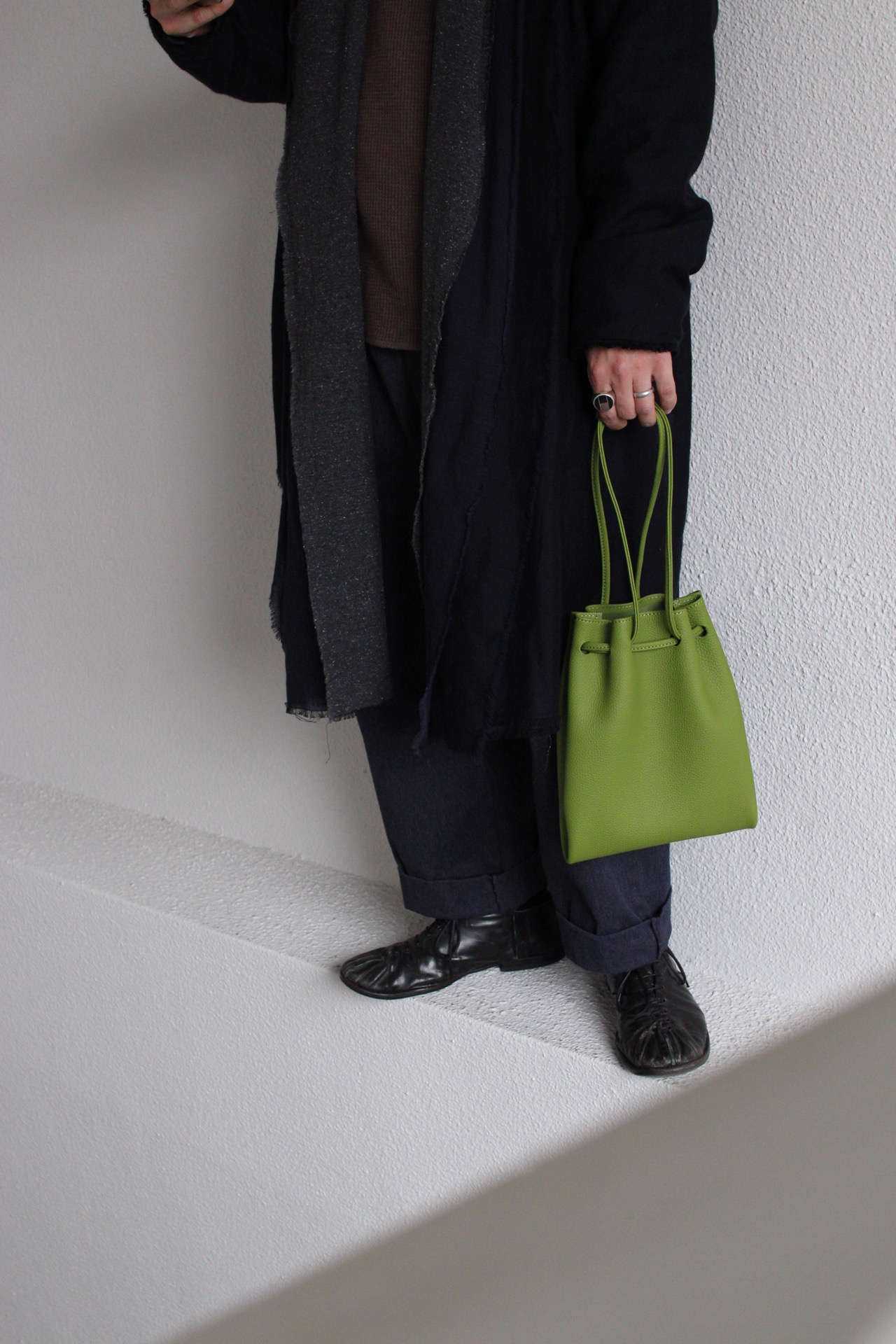 上品な巾着バッグ | Has｜ビスポークの革製品。薬院のアトリエ