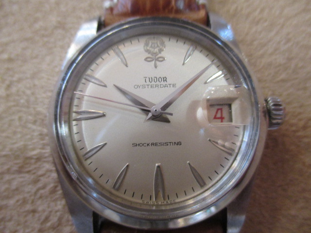 TUDOR チュードル デカ薔薇 68'S 手巻 赤黒カレンダーが入荷しま TUDOR チュードル デカ薔薇 68'S 手巻 赤黒カレンダーが入荷しま