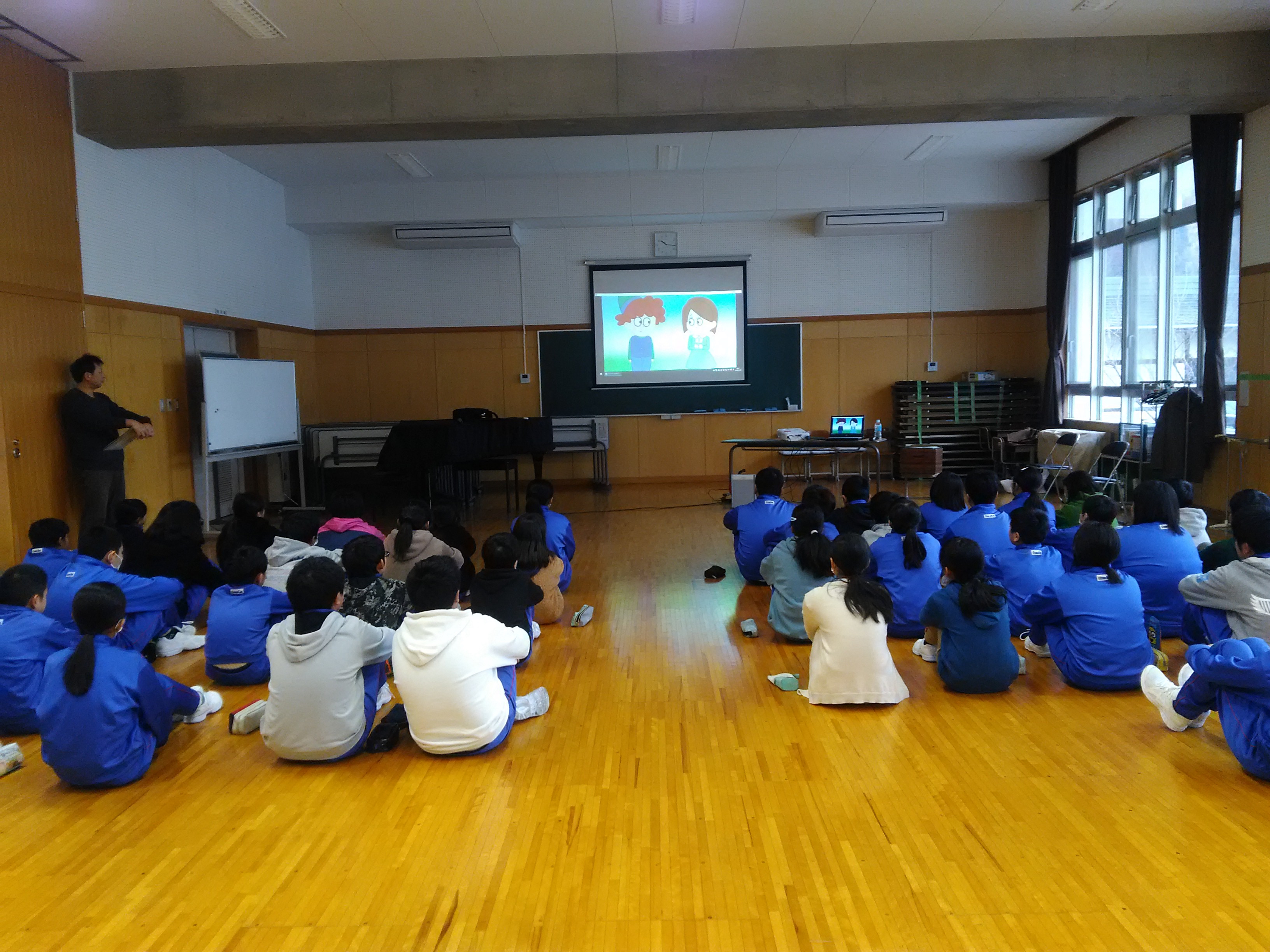 1月20日、飛騨市立神岡小学校で出前授業を行いました。 民主主義と教育を考える会