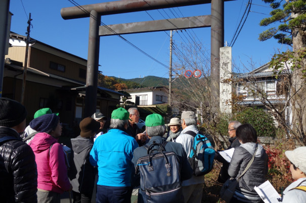 大山ガイド 三の鳥居から良弁滝 英語ガイド養成講座 いせはら観光ボランティアガイド ウォーク協会