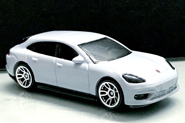 hot wheels porsche panamera turbo