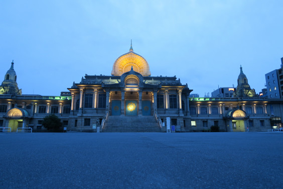 夜の築地本願寺からスカイツリー 銀塩カメラを持って寄り道