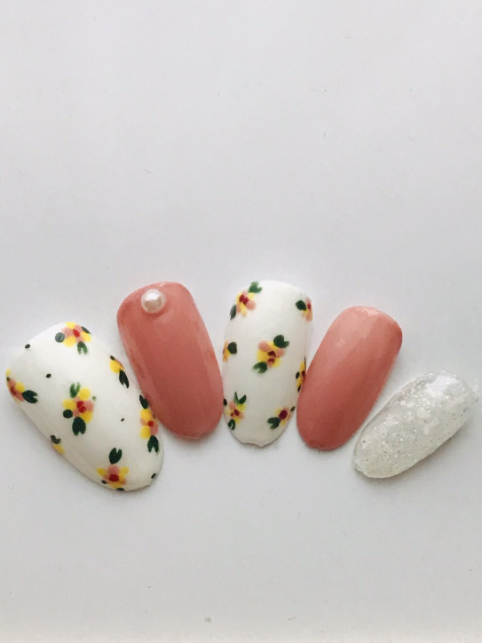 小花柄ネイル 大和市鶴間ネイルサロンclaw