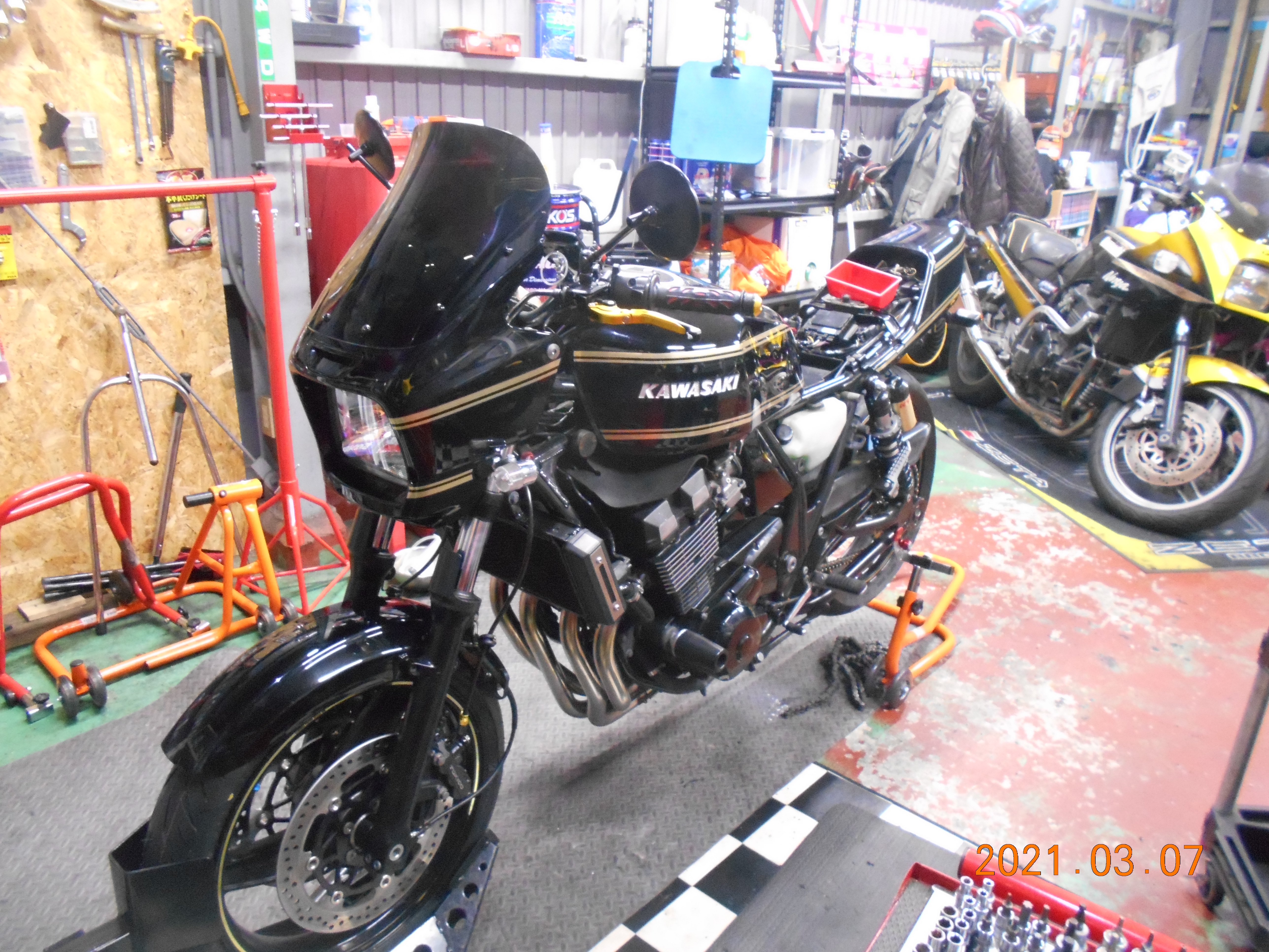 Kawasaki ZRX400 クーラント液交換 ｲｪｲL('ω')┘三└('ω