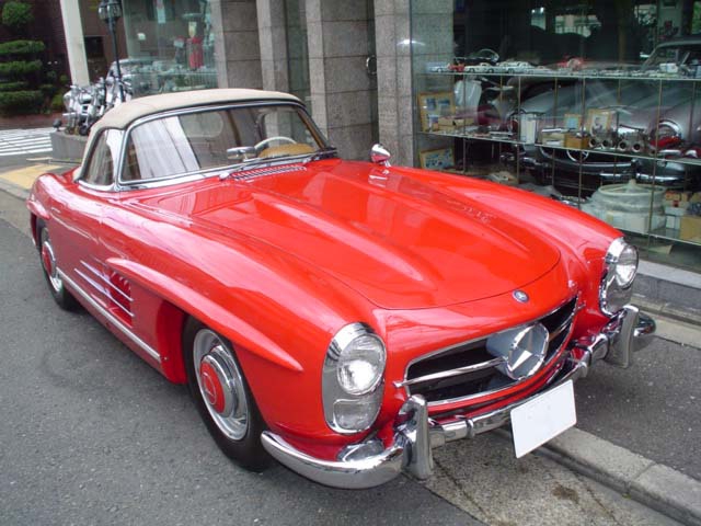 メルセデスベンツ300SLロードスター（アカ／タン革