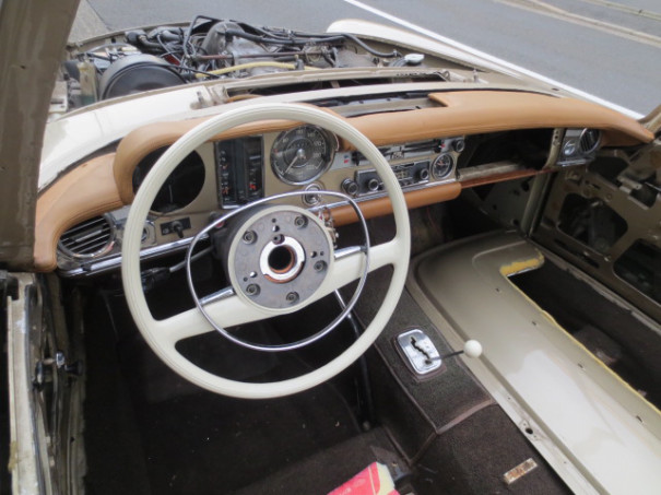 メルセデスベンツ280SL（ゴールド/シャンパン） | メルセデス夢工房 