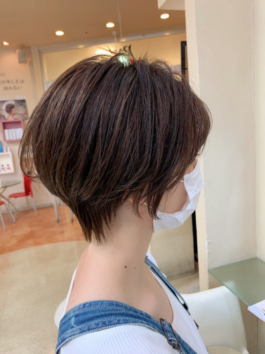 頭のカタチも綺麗に見えるショートレイヤー Ryuhair