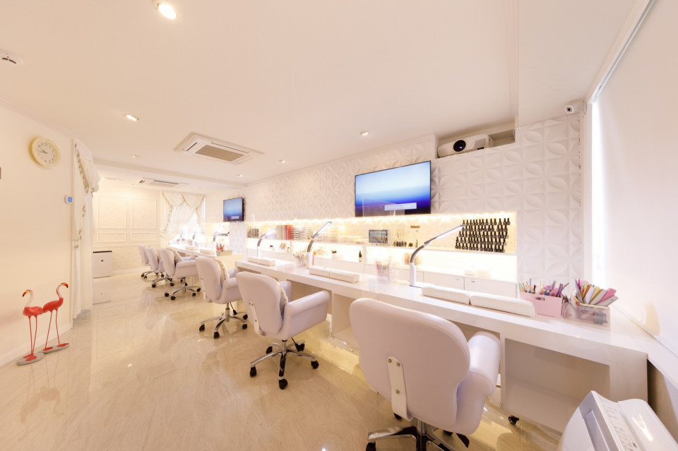 Nail Salon For U 上野 ネイルサロン 店舗内装のデザイン 設計 施工なら 株式会社田島創造所