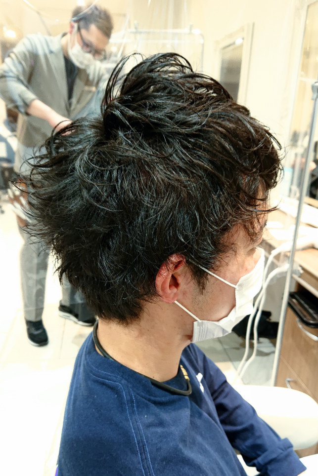 メンズ ランダムパーマ 無造作に動かすの30秒です Ash大泉学園店 ブログ