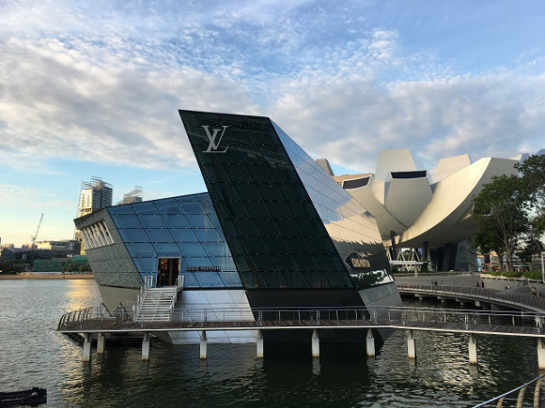 シンガポールのマリーナに浮かぶルイ ヴィトン アイランド メゾンでお直し モンスーンに吹かれて Living In Singapore