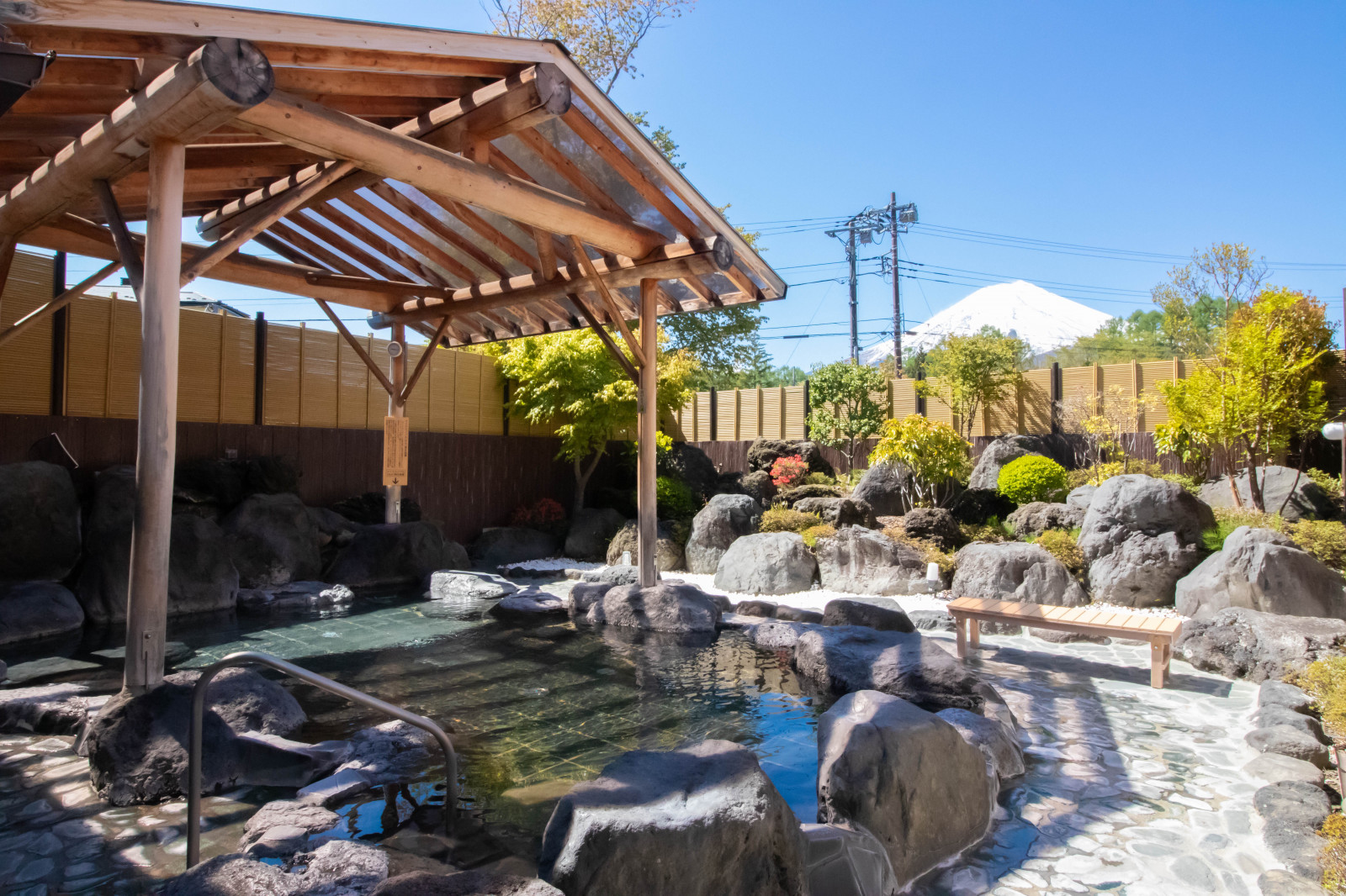 富士山溶岩の湯　泉水