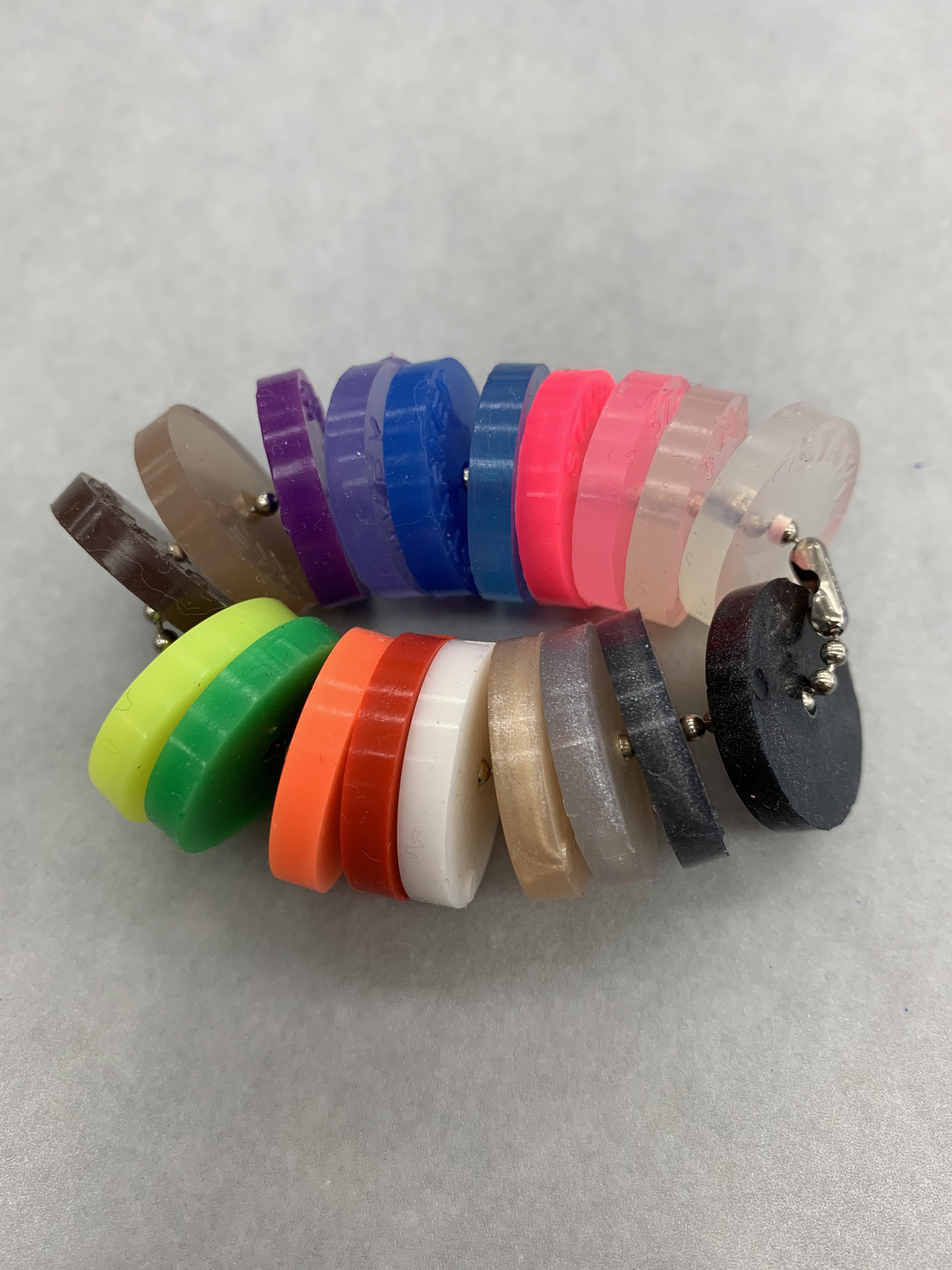 カラー色々 イヤモールド | かなで補聴器 認定補聴器専門店