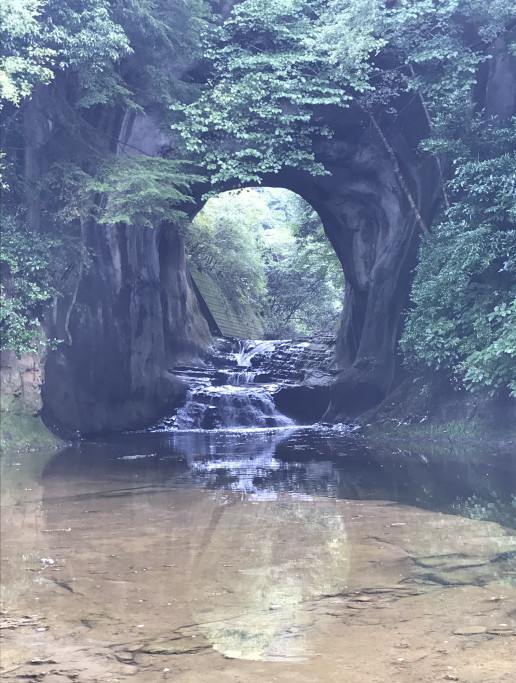 千葉の滝へいこう 農溝の滝 亀岩の洞窟 東京発 滝日和