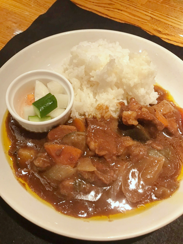 ワンステップ浦和店ランチの 牛スジ煮込みカレー レストラン バー ワンステップ さいたま市で2店舗展開しています