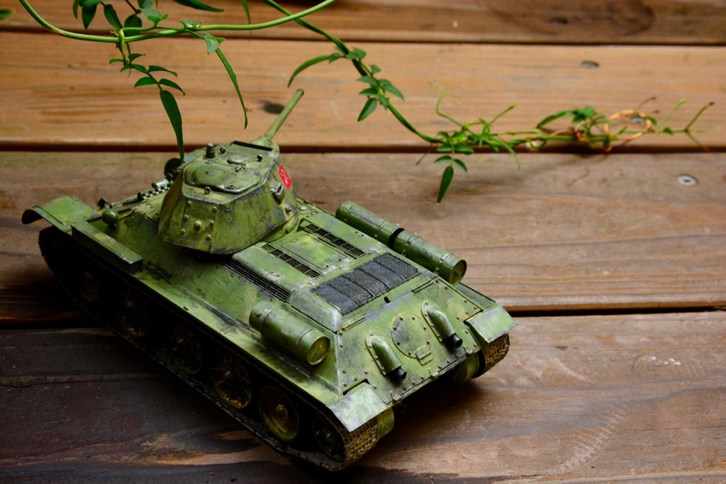 プラウダのT34/76夏季塗装を荒々しくウェザリングする | Learn and Be