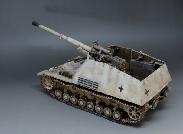 ドイツの重対戦車自走砲ナースホルンを白く塗装する Learn And Be Curious ドイツの重対戦車自走砲ナースホルンを白く塗装する Learn And Be Curious