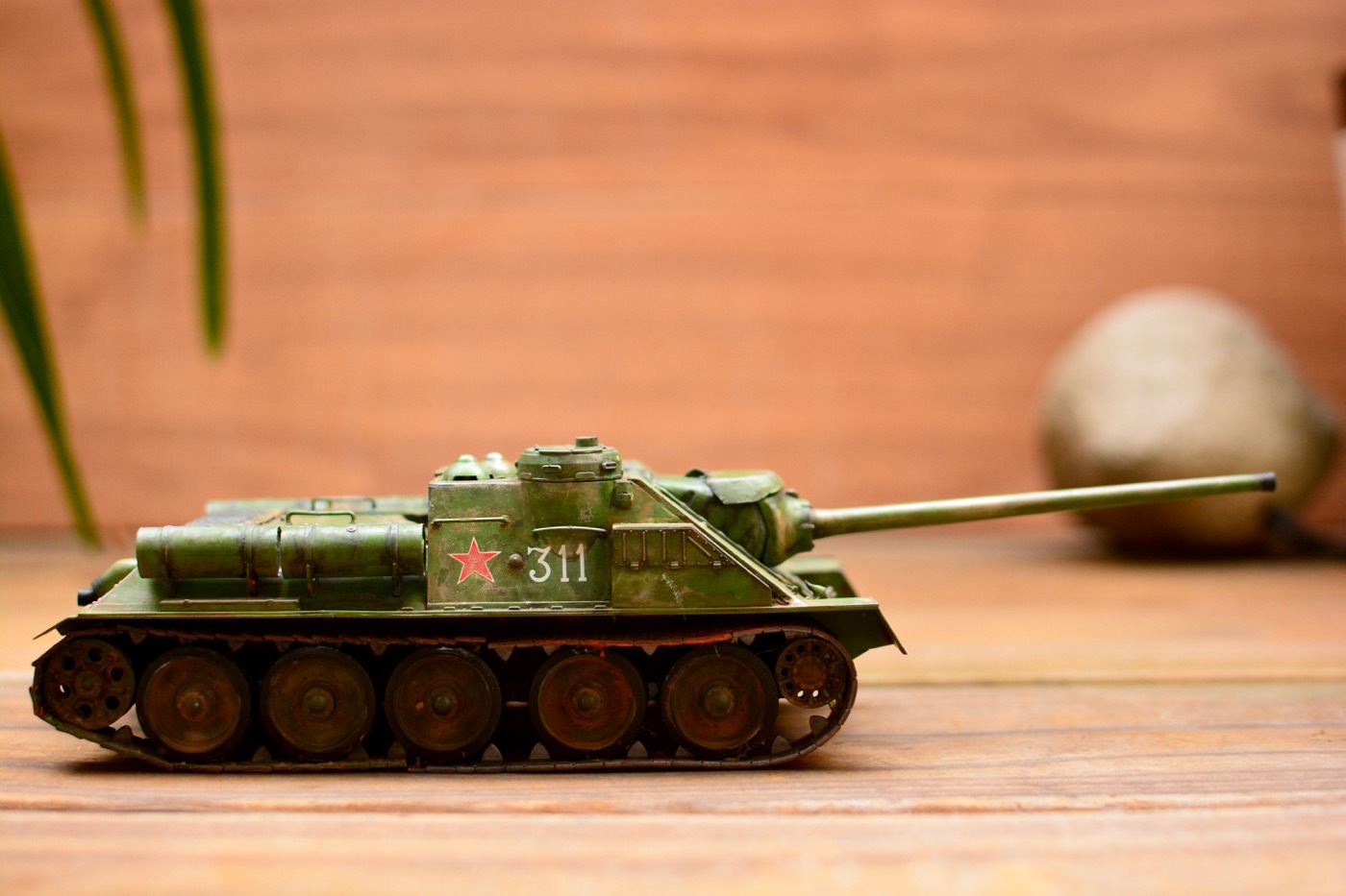 戦車塗装] ロシアの自走砲 SU-100 をギラギラに製作しました | Learn