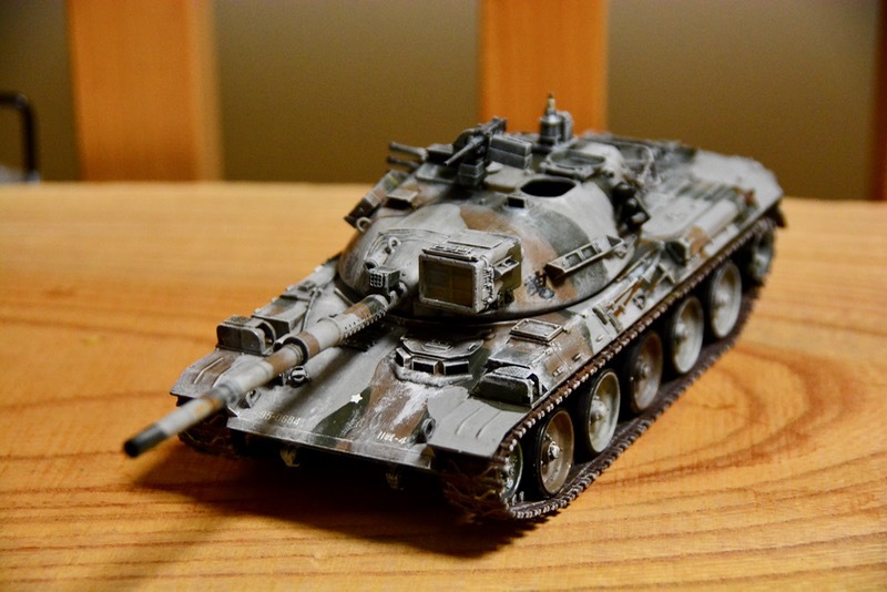 迷彩塗装 戦車モデル 1/35 スケール 1/35 陸上自衛隊 74式戦車 （冬期装備）: スケールモデル