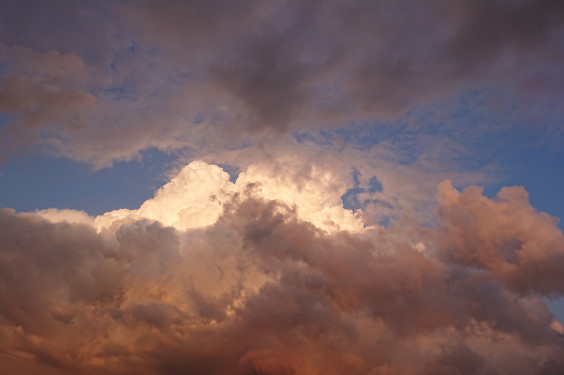 綺麗な雲 阿久比高校水泳部