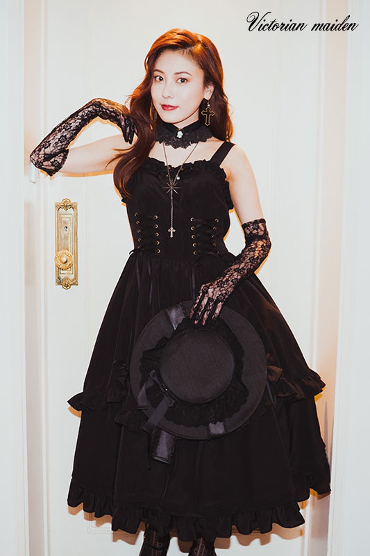 Victorian maiden」からラグジュアリーな“BURLESQUE DOLL”シリーズ全3 