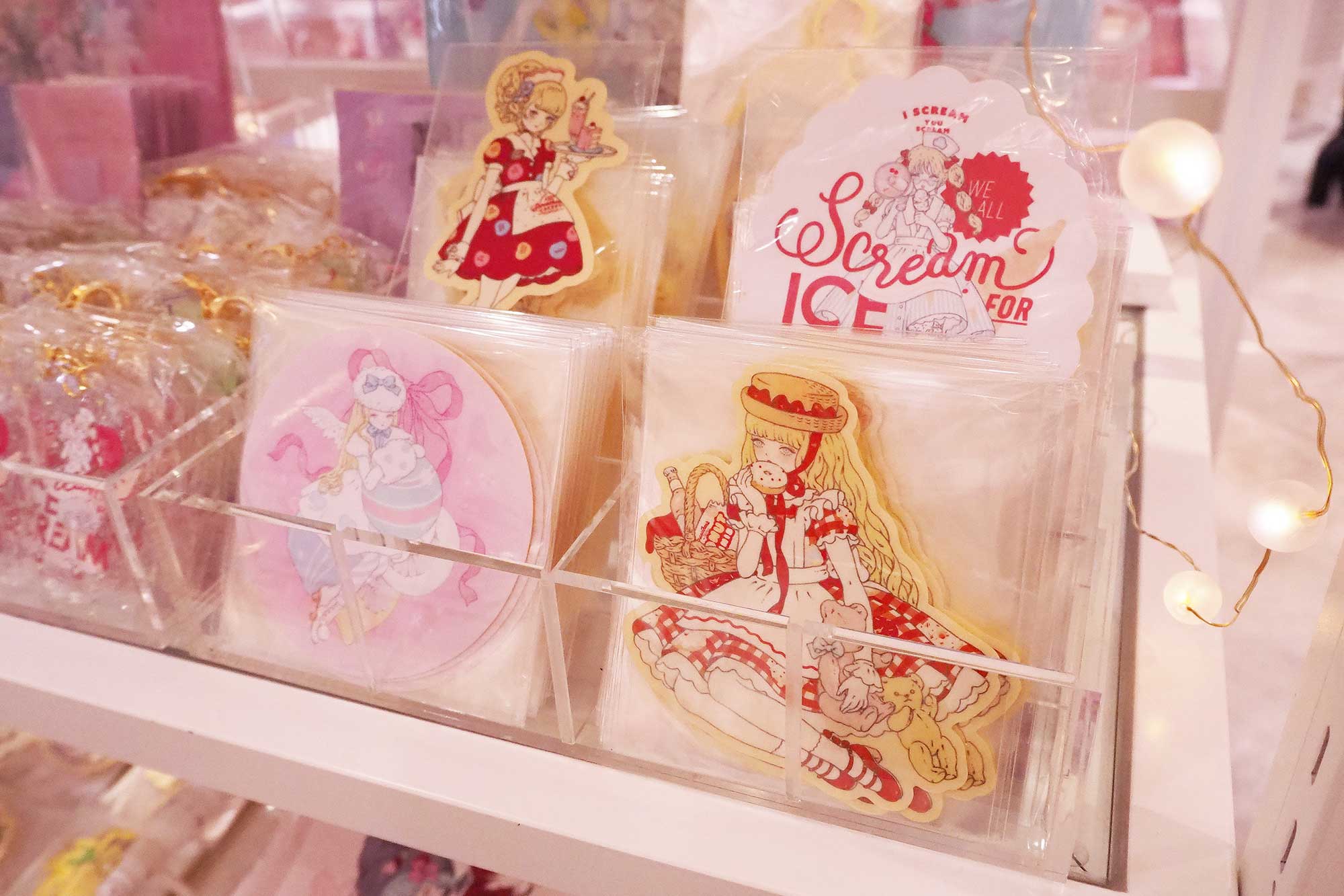Etoile et Griotte、今井キラ、Ms LUTRAによる「The RED HEART