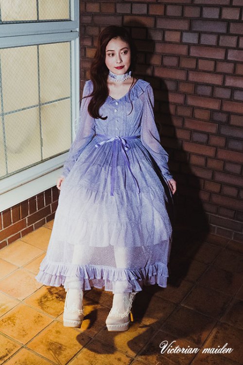 Victorian maiden」からラグジュアリーな“BURLESQUE DOLL