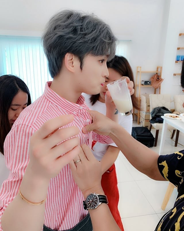 ジェジュンインスタ 撮影中 おいちい Jj ジェジュンインスタ 撮影中 おいちい Jj