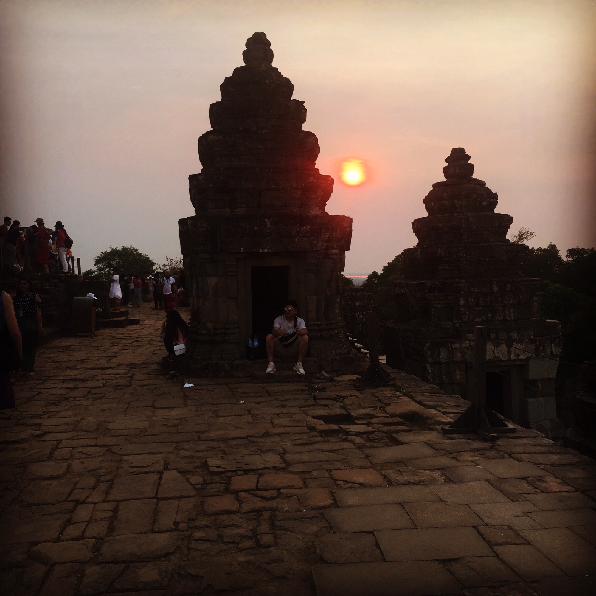 アンコールワットの夕日のおすすめプノンバケンサンセット