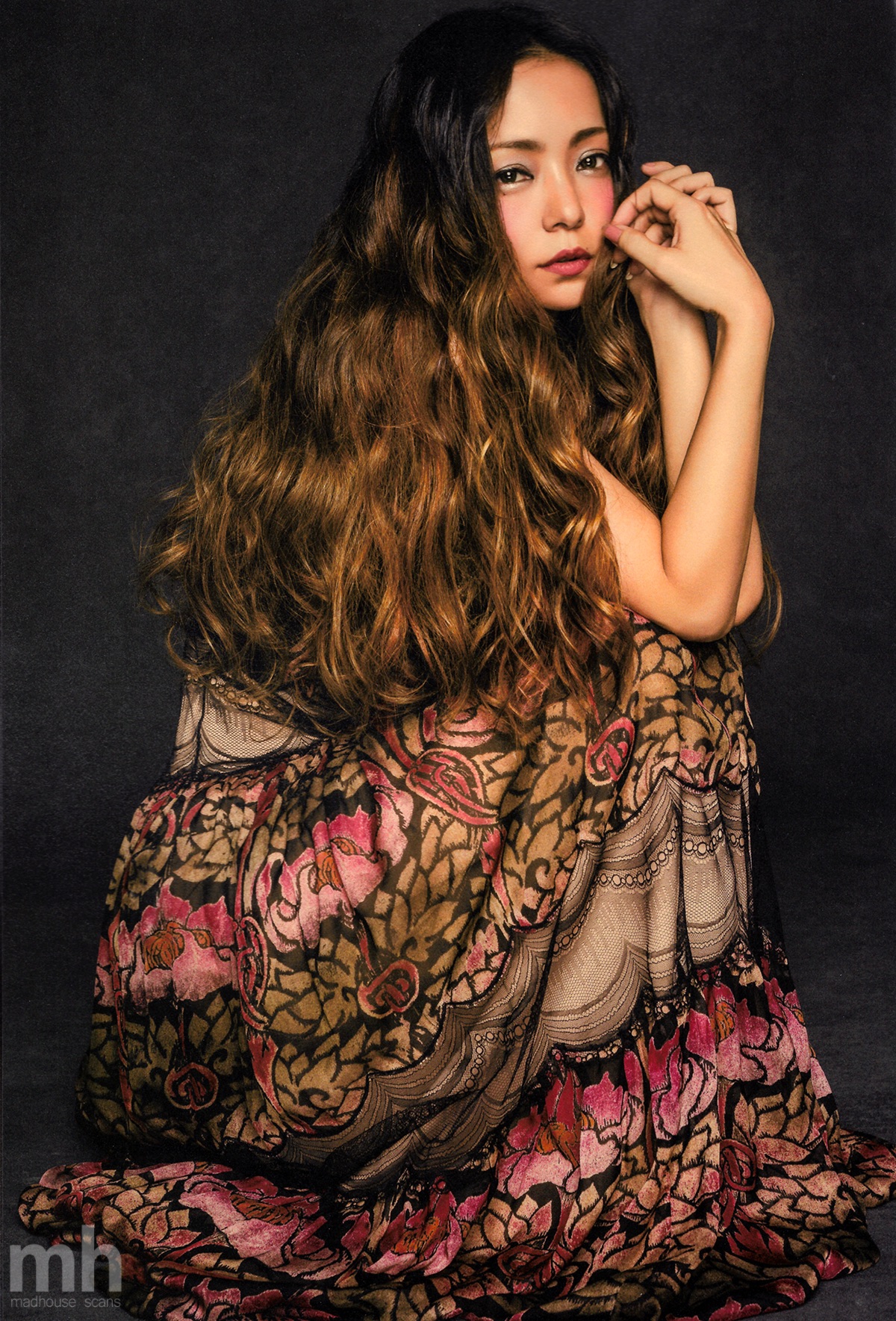 𝐆𝐎𝐋𝐃𝐄𝐍 𝐖𝐎𝐌𝐀𝐍 / 𝒏𝒂𝒎𝒊𝒆 𝒂𝒎𝒖𝒓𝒐 | 安室奈美恵 photo