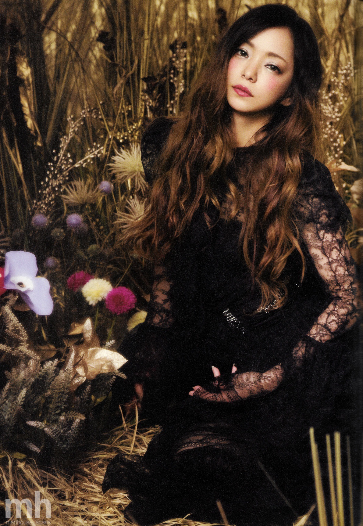 安室奈美恵　Golden woman  マイマイさん専用 𝐆𝐎𝐋𝐃𝐄𝐍 𝐖𝐎𝐌𝐀𝐍 / 𝒏𝒂𝒎𝒊𝒆 𝒂𝒎𝒖𝒓𝒐 | 安室奈美恵 photo