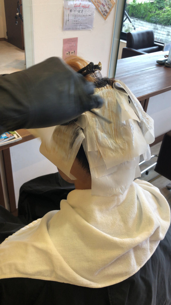 簡単なシルバーカラーの作り方 倉敷 東町 美容室 Nabla ナブラ は地域の人々にヘアデザインを通じて自信を与え毎日の生活を応援します 簡単なシルバーカラーの作り方 倉敷 東町 美容室 Nabla ナブラ は地域の人々にヘアデザインを通じて自信を与え毎日の生活を応援します