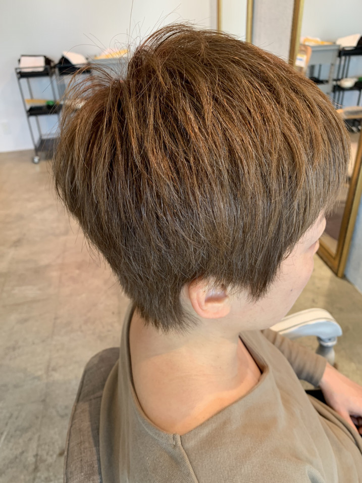 白髪染め 暗い色は終わった 白髪を明るく染める事は 可能です 倉敷市東町の美容室 Nabla ナブラとマツエク脱毛サロン Nabla Duo ナブラデュオは地域の人々にヘアデザインや脱毛 まつ毛デザイン通じてお客様に自信を与え毎日の生活を応援します